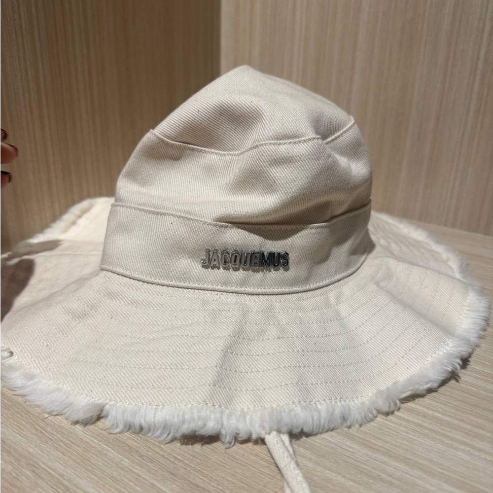 Jacquemus Off-White Frayed Bucket Hat